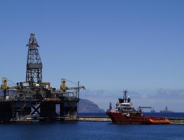 The AI & Cloud Infrastructure Boom 3 Stocks Poised for Explosive Growth and 1 Dividend King to Anchor Your Portfolio