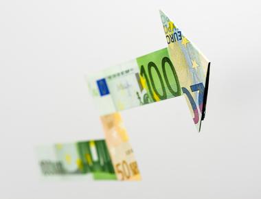 At a Crossroads Techs Wild Ride, Buffetts AI Bet, and the Hidden Forces Reshaping Markets